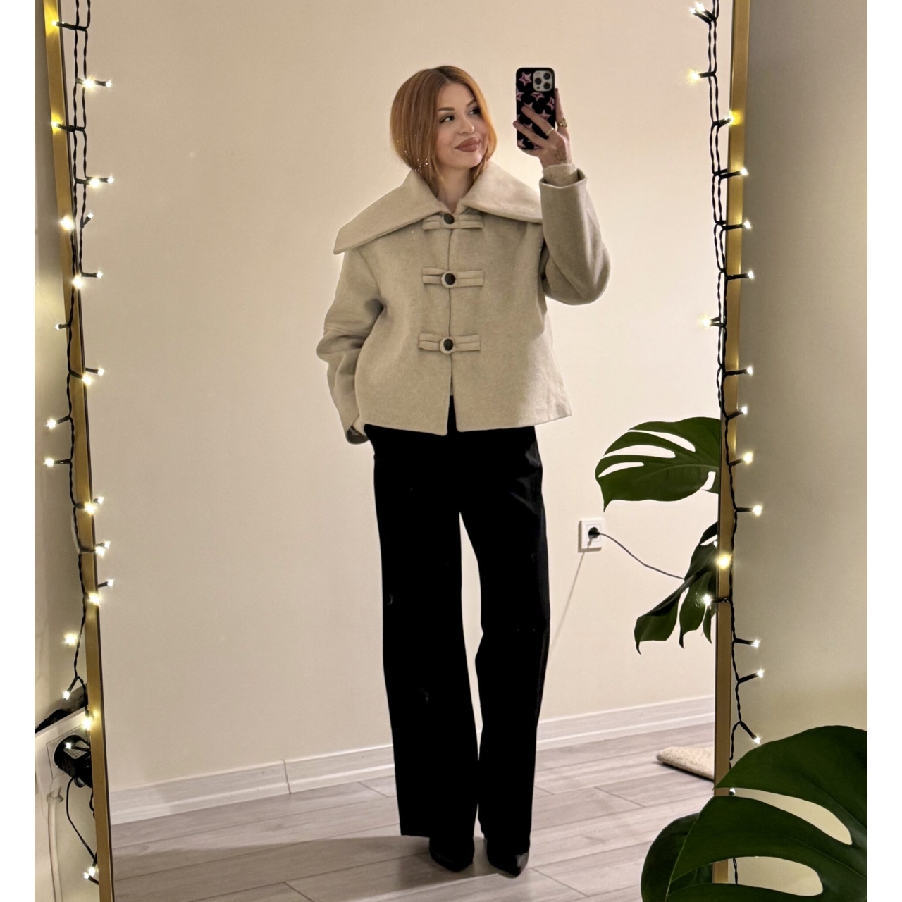 Açık Renk Geniş Yaka Tokalı Kaşe Ceket