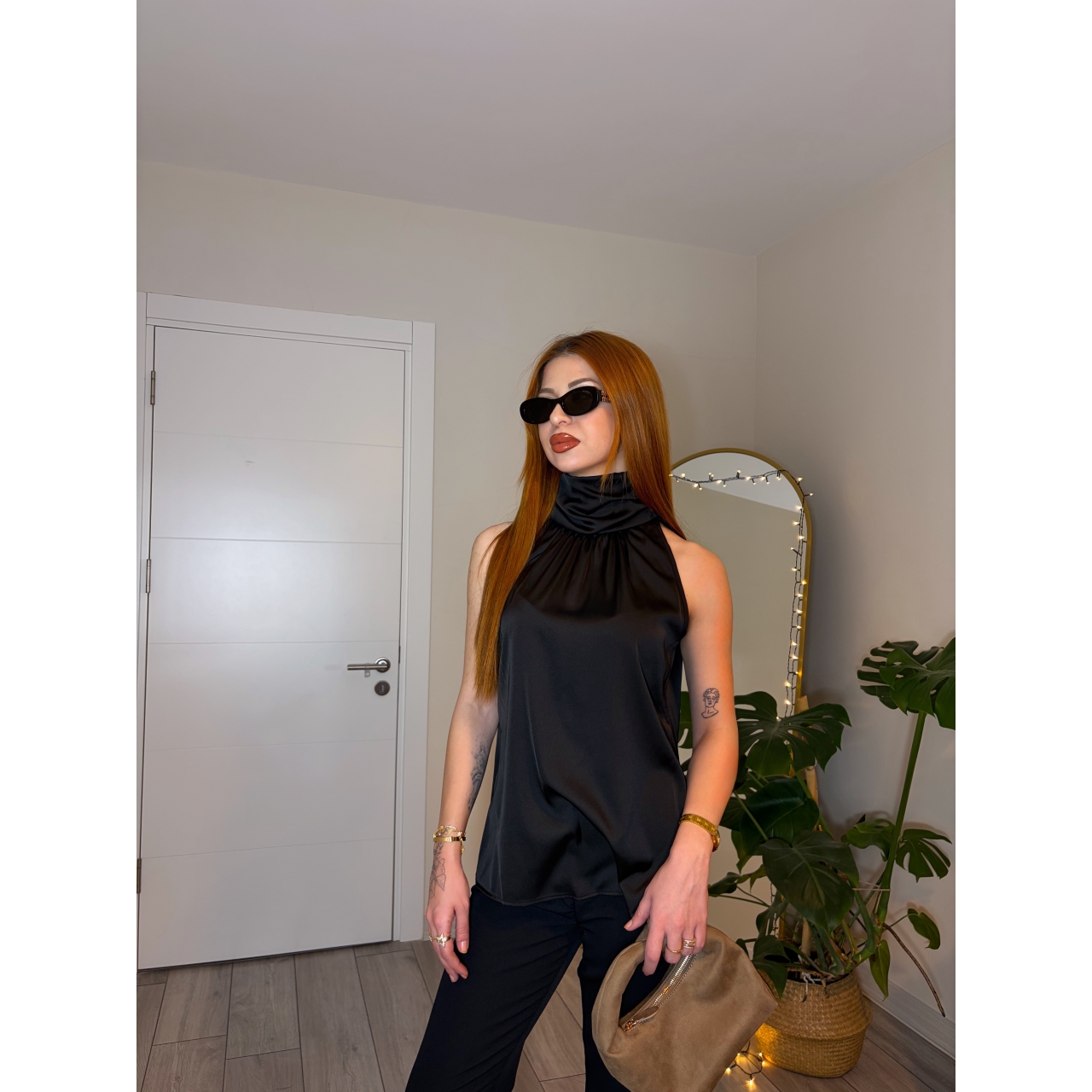 Siyah Saten Yüksek Büzgülü Yaka Bluz